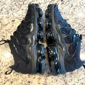 Mens Nike Air VaporMax Plus Sneakers size 10.5